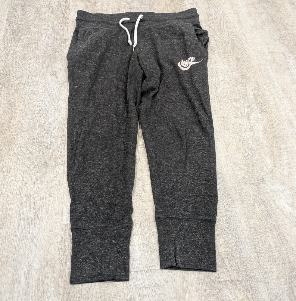 Nike Sportwear Gym Capri Sweatpants Size Small - Picture 2 of 5
